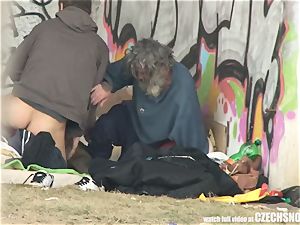 Homeless 3some Having hookup on Public